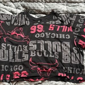 NBA CHICAGO BULLS GRAFIC TEE -Black,Red and Gray (SZ. XL)